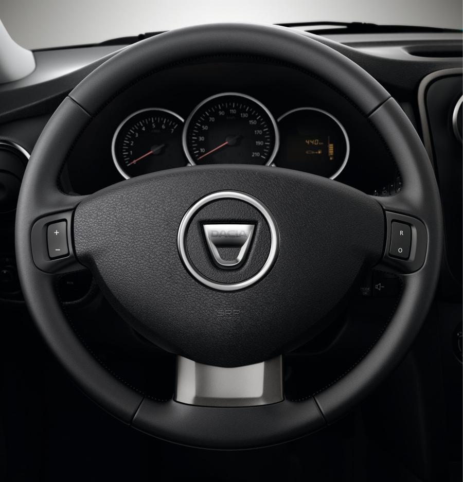 Панель приборов Dacia Sandero Stepway 2012 года  (фото 52 из 52)